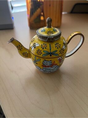 Hand-Painted Yellow Floral Enamel Teapot - kevin Chen. Mini